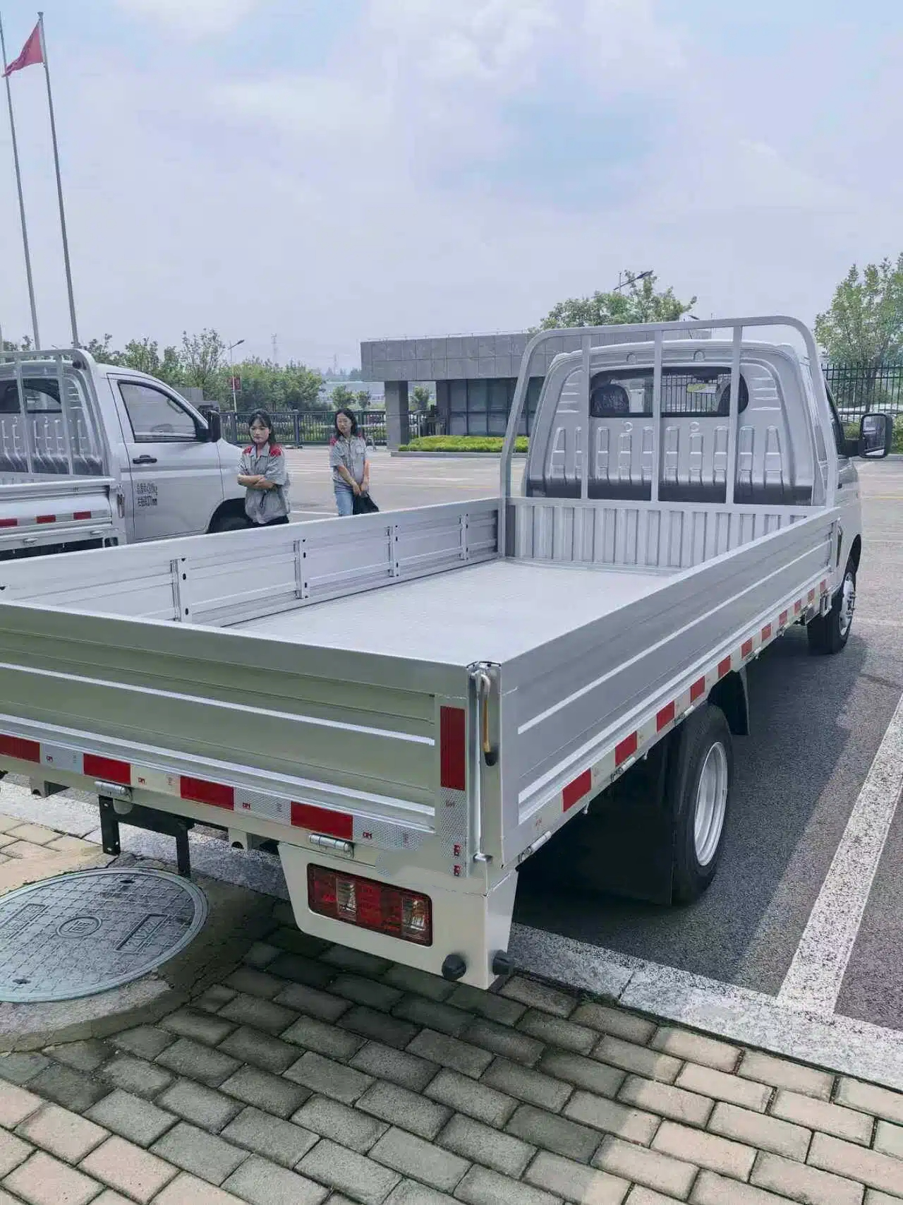 Flatbed rear